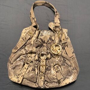 👜 Michael Kors faux snakeskin purse